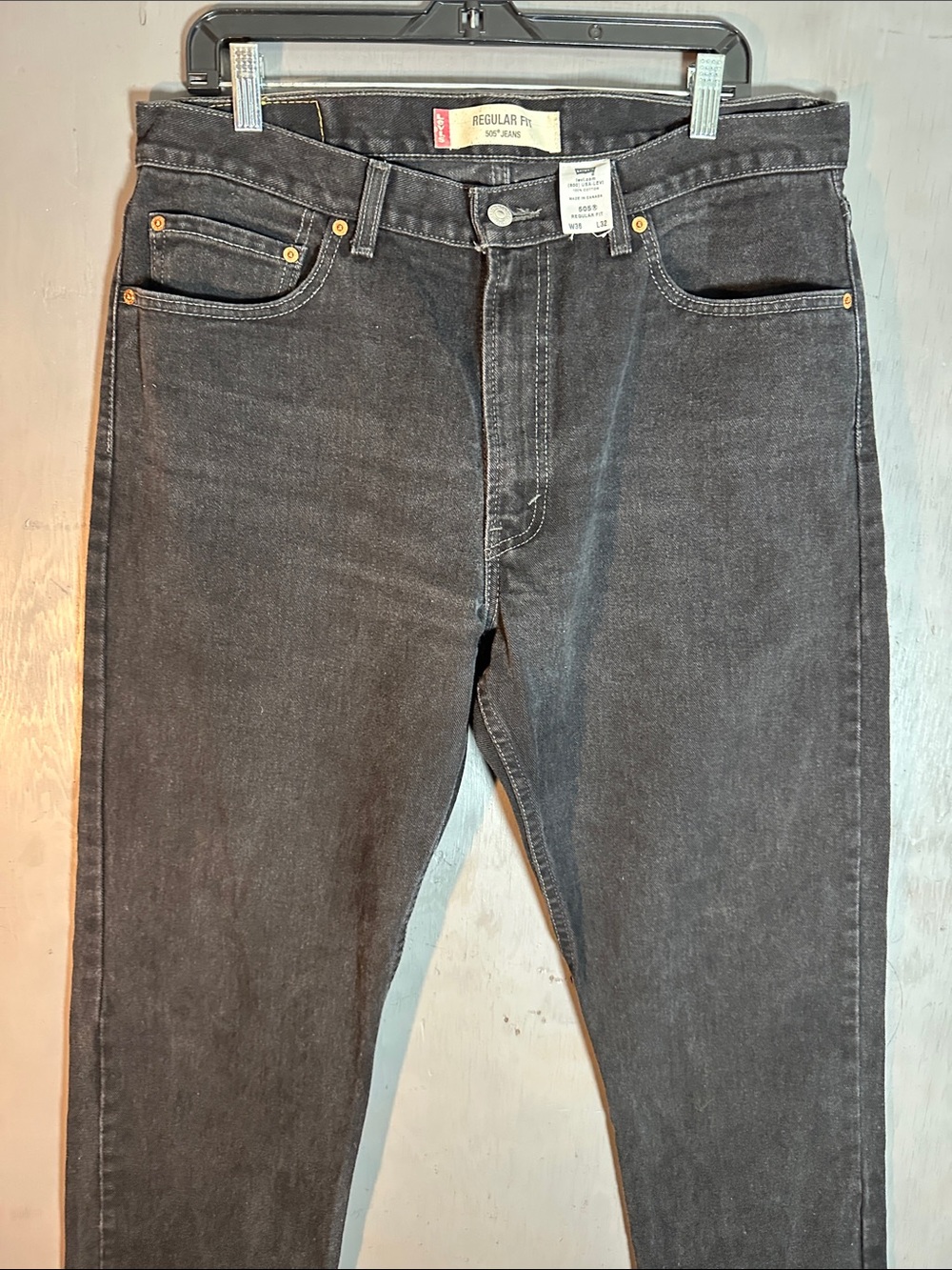 Levi's Men's Dark Charcoal Relaxed Jeans - Picture 2 of 7